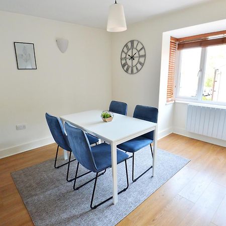 Stylish 2Br Flat - 2 Free Parking Spaces - Near Lgw Airport Κρόουλι Εξωτερικό φωτογραφία