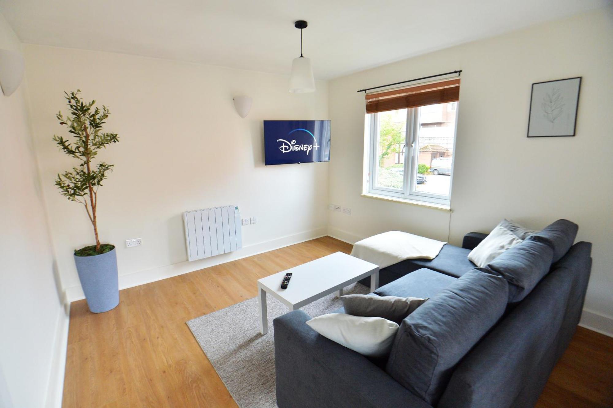 Stylish 2Br Flat - 2 Free Parking Spaces - Near Lgw Airport Κρόουλι Εξωτερικό φωτογραφία