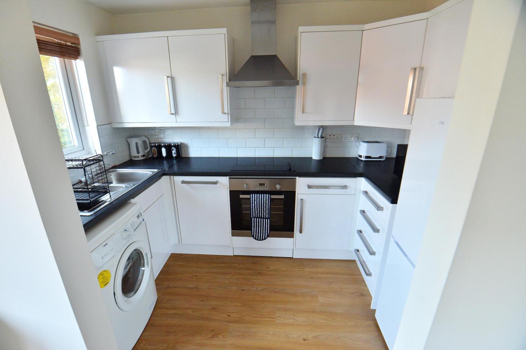 Stylish 2Br Flat - 2 Free Parking Spaces - Near Lgw Airport Κρόουλι Εξωτερικό φωτογραφία