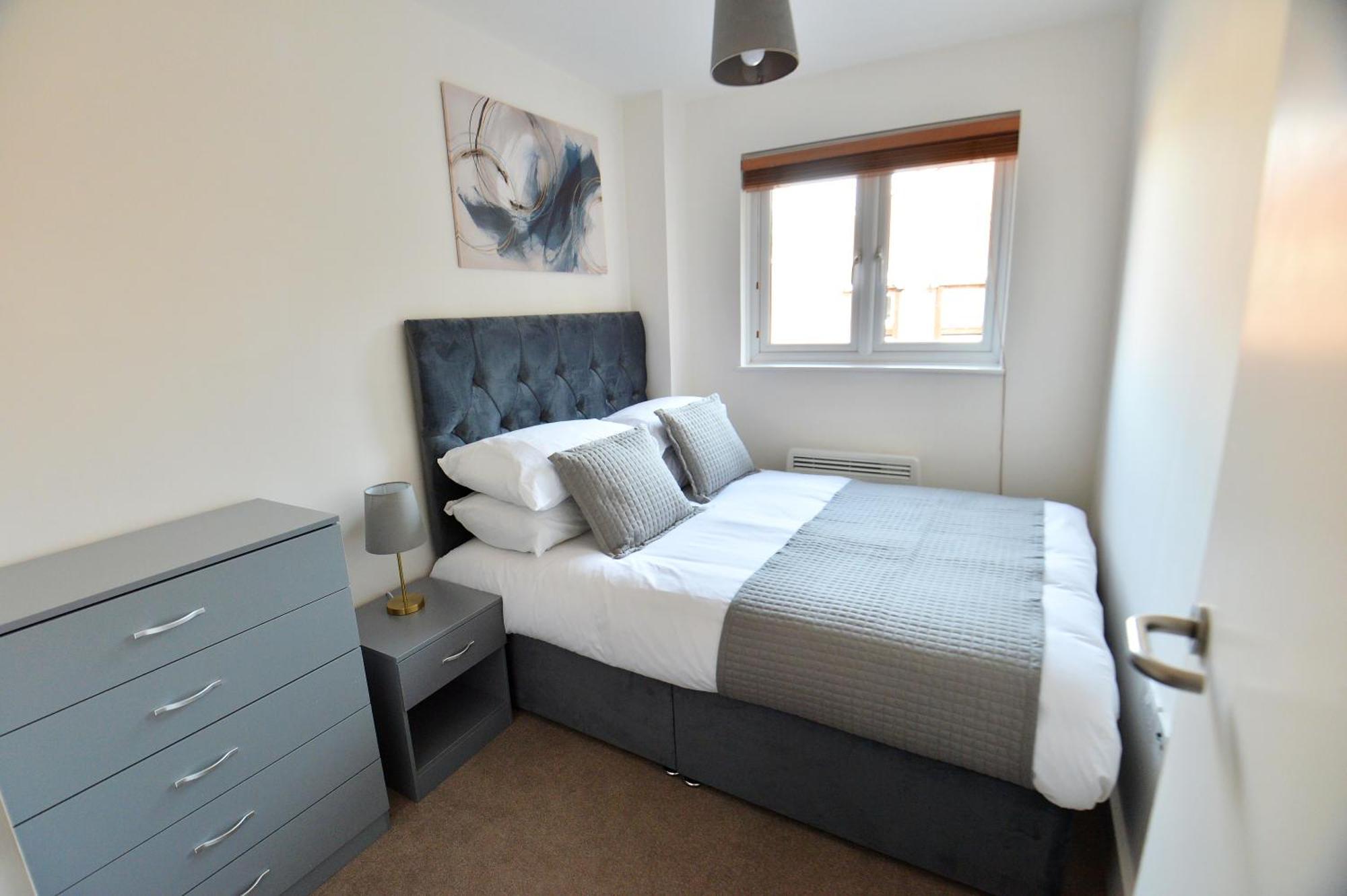 Stylish 2Br Flat - 2 Free Parking Spaces - Near Lgw Airport Κρόουλι Εξωτερικό φωτογραφία