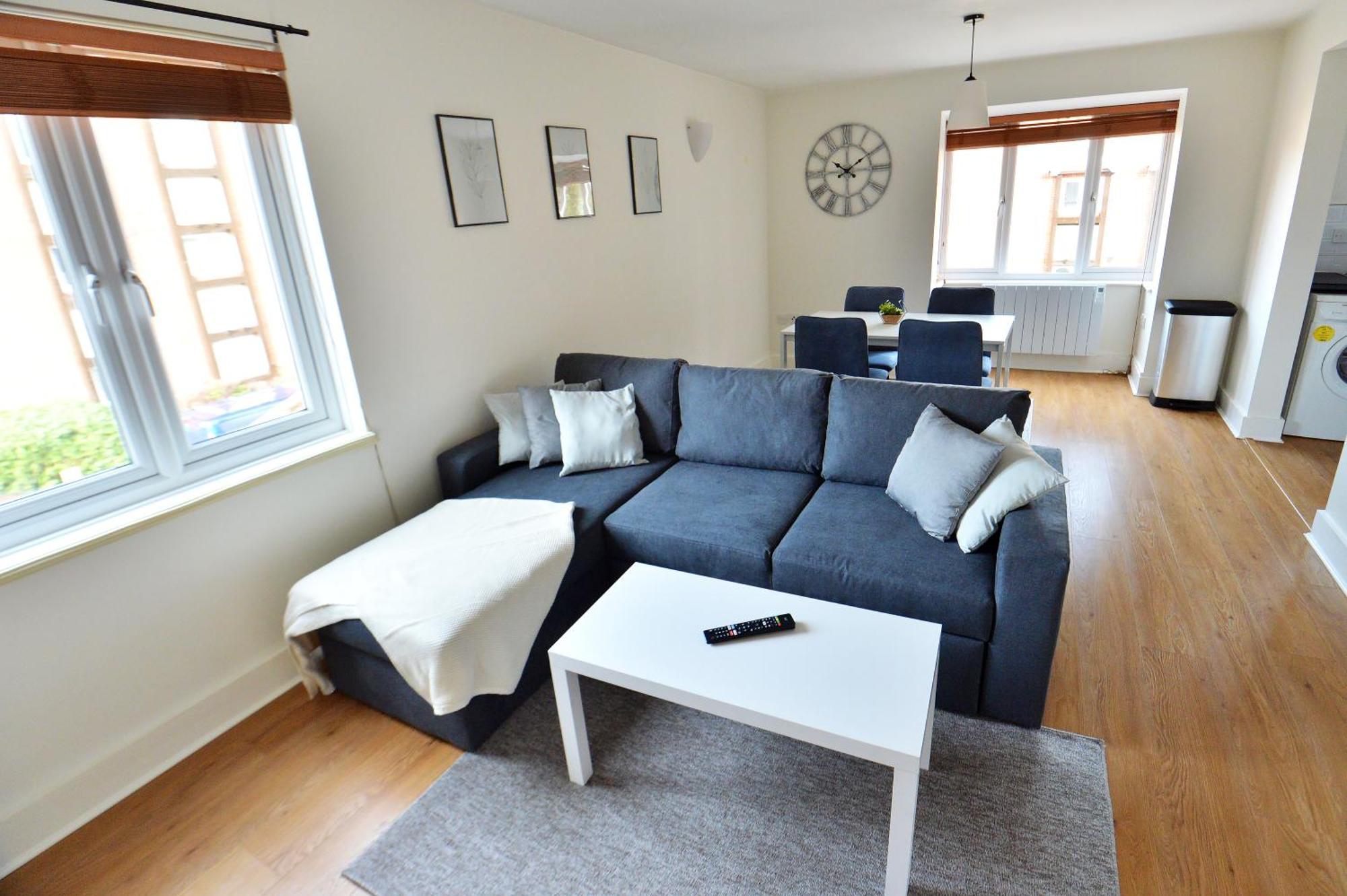 Stylish 2Br Flat - 2 Free Parking Spaces - Near Lgw Airport Κρόουλι Εξωτερικό φωτογραφία